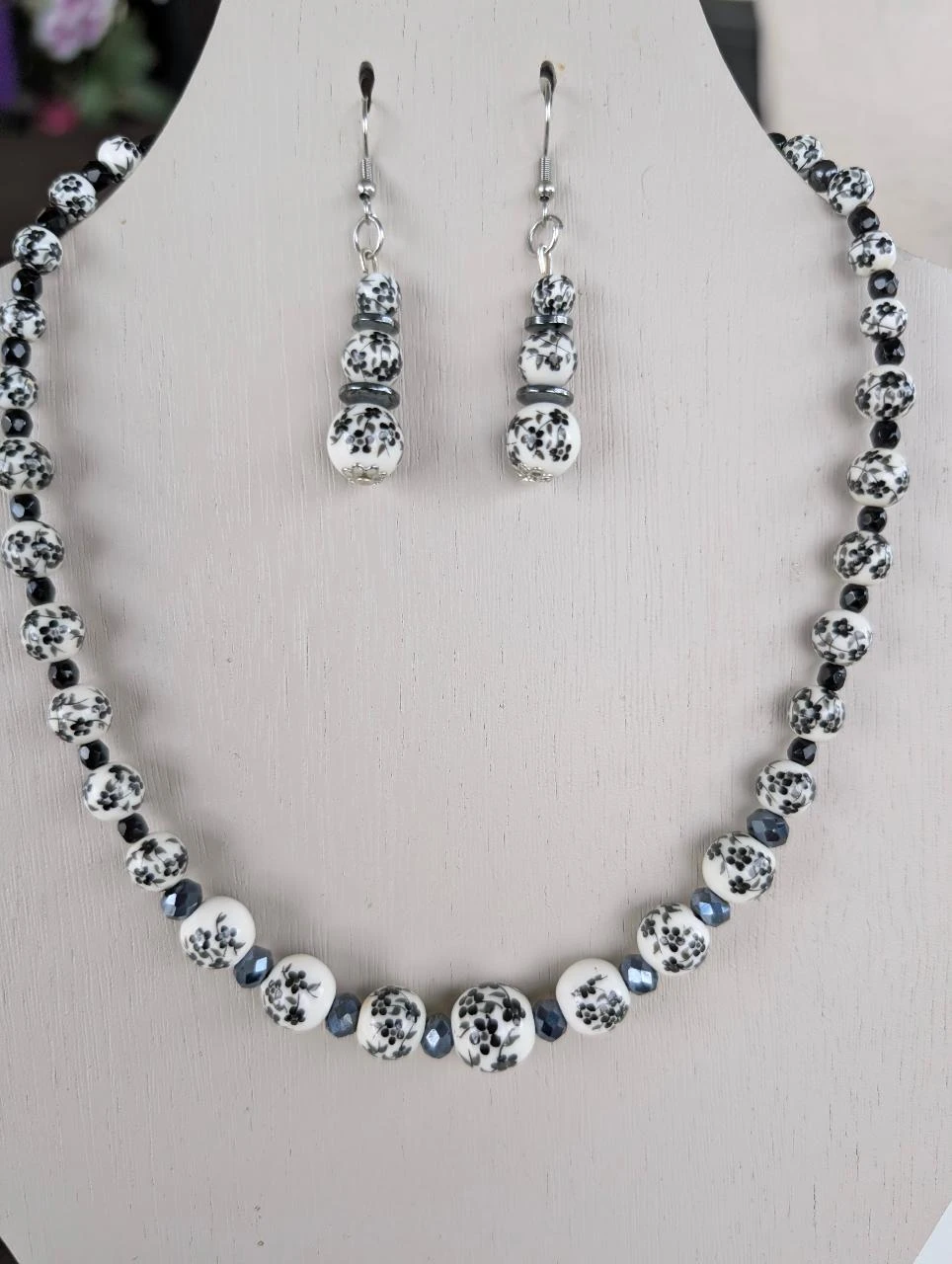 Conjunto collar y pendientes con perlas de flores en cerámica PA1048 – photo 2